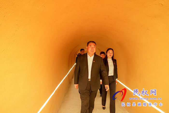 民權(quán)縣實(shí)驗(yàn)小學(xué)開展“學(xué)黨史，感黨恩，跟黨走，尋找紅色足跡”紅色主題教育活動