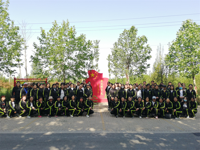 民權(quán)縣第三小學舉行“永遠跟黨走奮斗新征程”慶祝建黨100周年徒步活動 民權(quán)縣第三小學舉行“永遠跟黨走奮斗新征程”慶祝建黨100周年徒步活動