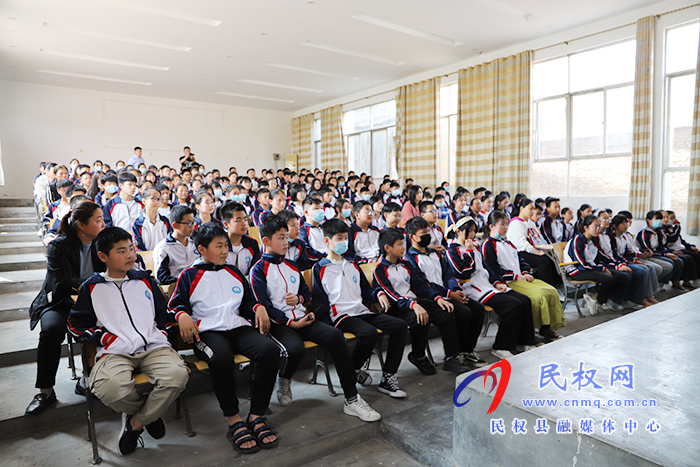 關工委：舉行黨史教育宣講報告會