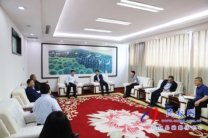 縣委副書記、縣長張團(tuán)結(jié)會(huì)見益海嘉里金龍魚油脂總監(jiān)、公關(guān)事務(wù)總監(jiān)涂長明一行