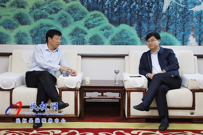 縣委副書記、縣長張團(tuán)結(jié)會(huì)見益海嘉里金龍魚油脂總監(jiān)、公關(guān)事務(wù)總監(jiān)涂長明一行