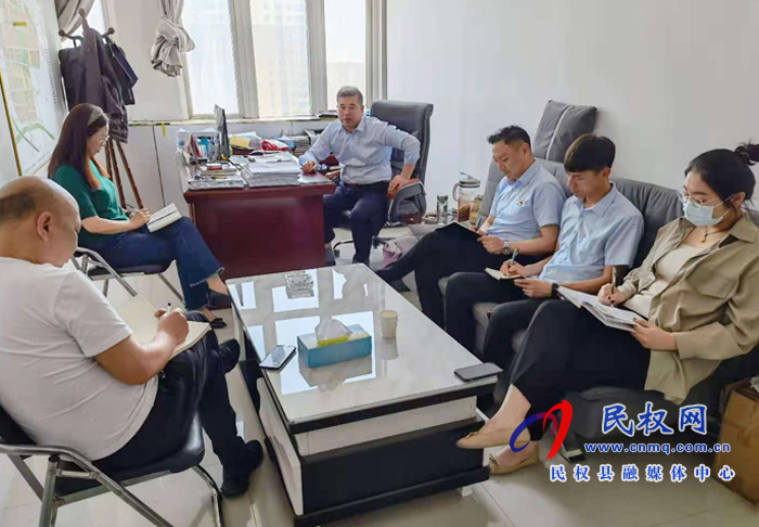 縣金融服務(wù)中心召開小麥種植保險工作推進(jìn)會 縣金融服務(wù)中心召開小麥種植保險工作推進(jìn)會