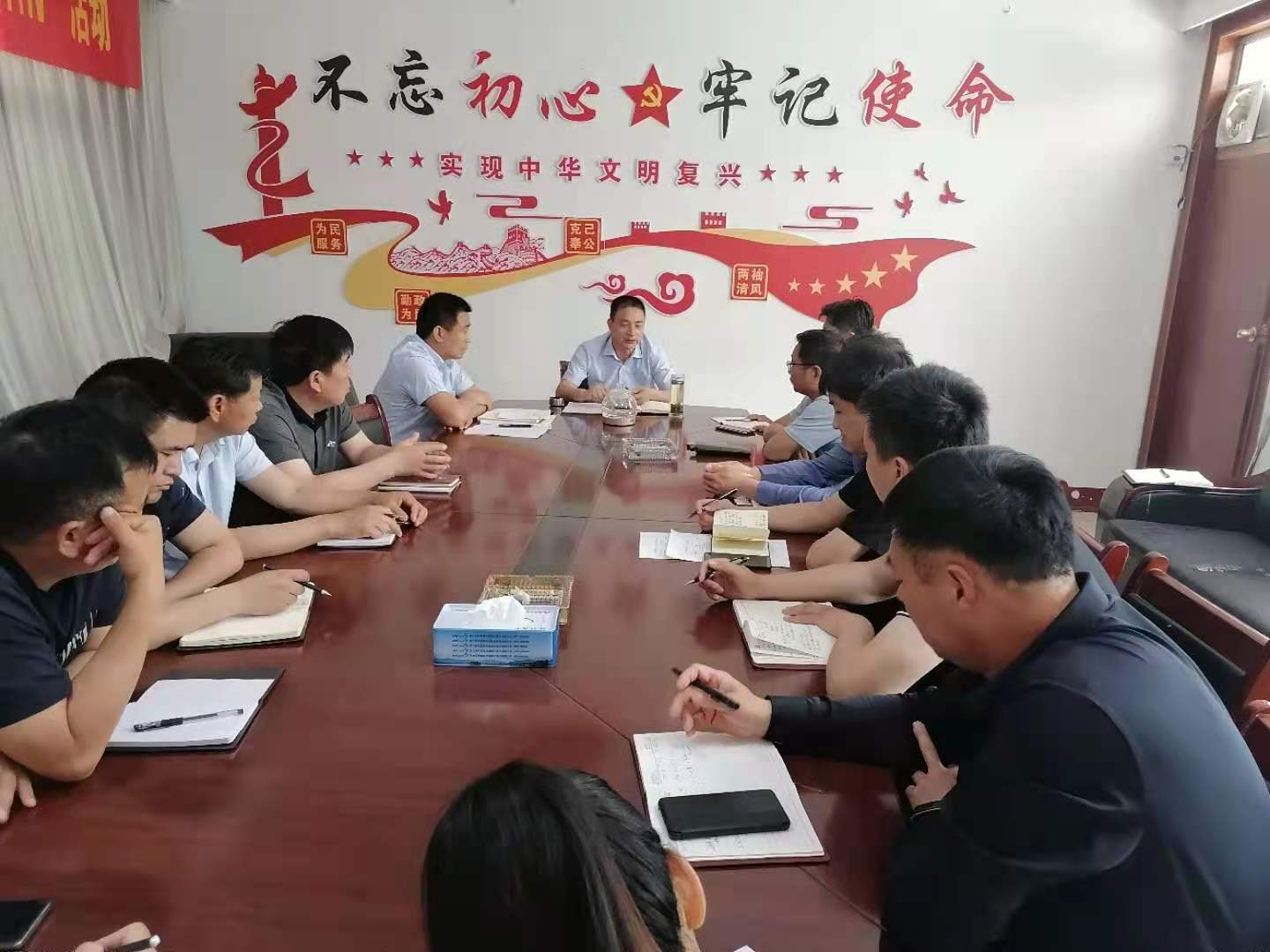 北關(guān)鎮(zhèn)傳達(dá)建黨百年信訪維穩(wěn)部署會和打擊電信犯罪專題會會議精神