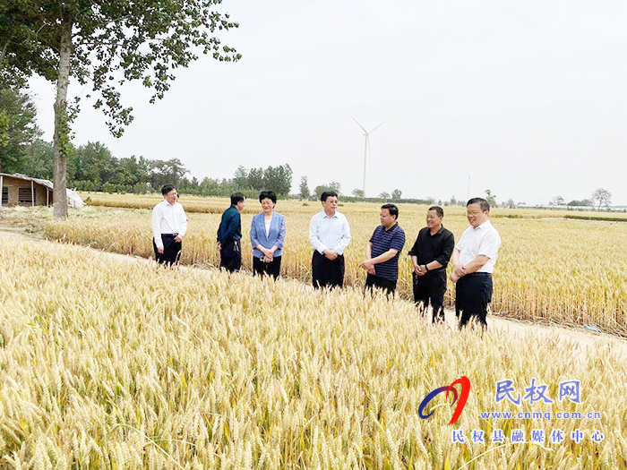 市人大副主任王琦到我縣程莊鎮(zhèn)江集村開展“三五”基層工作日活動(dòng) 市人大副主任王琦到我縣程莊鎮(zhèn)江集村開展“三五”基層工作日活動(dòng)