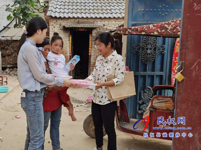 縣委編辦情系留守兒童 慰問(wèn)溫暖人心 縣委編辦情系留守兒童 慰問(wèn)溫暖人心