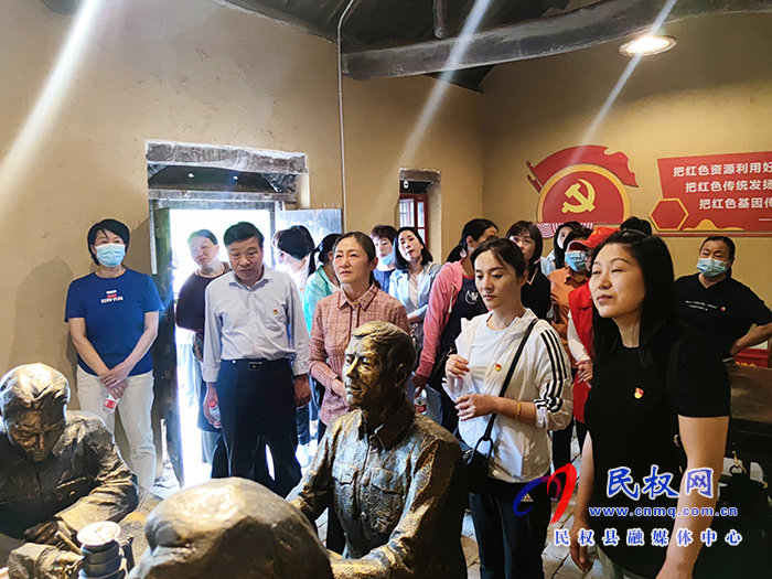 縣紀(jì)委監(jiān)委、婦聯(lián)：傳承紅色基因、共建廉政家庭
