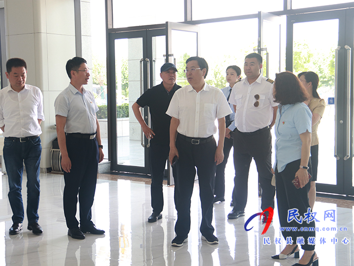 市人大常委會副主任、縣委書記姬脈常赴周口西華通用機(jī)場參觀考察