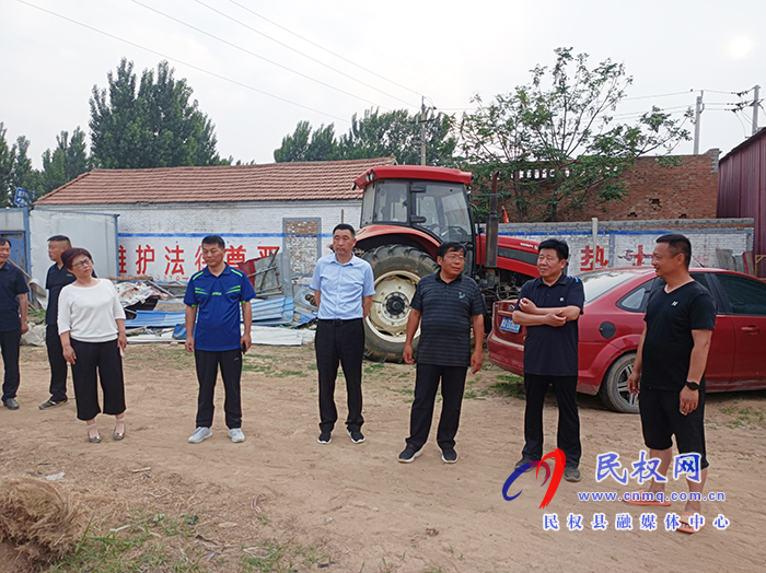 縣政協(xié)副主席劉偉調(diào)研我縣特色優(yōu)質(zhì)農(nóng)產(chǎn)品基地建設情況