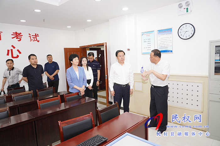市人大常委會副主任、縣委書記姬脈常查看高招考務工作準備情況