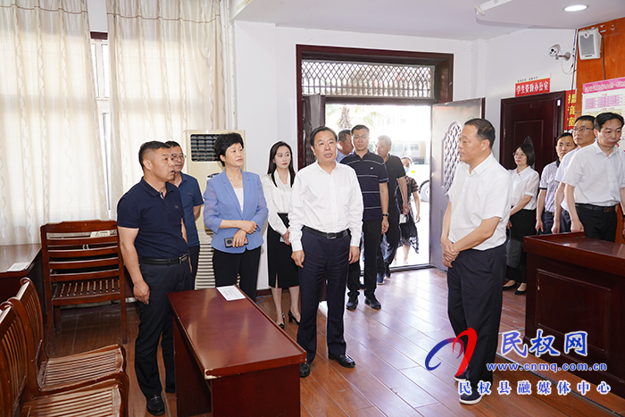 市人大常委會副主任、縣委書記姬脈常查看高招考務工作準備情況