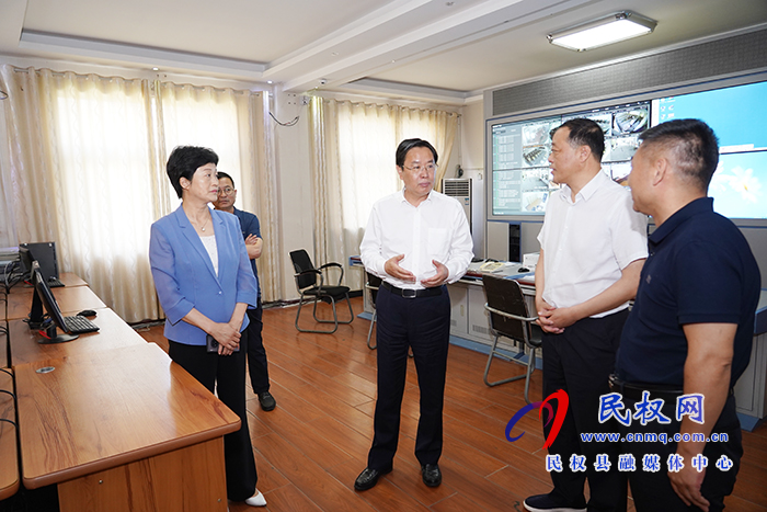 市人大常委會副主任、縣委書記姬脈常查看高招考務工作準備情況