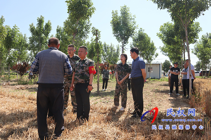 我縣積極組織開展“我為群眾辦實事，服務三夏當先鋒”主題實踐活動
