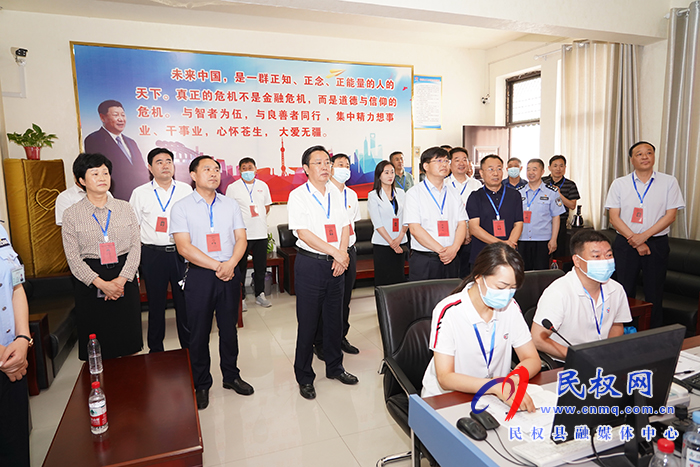 市人大常委會(huì)副主任、縣委書記姬脈常帶隊(duì)巡視高考工作