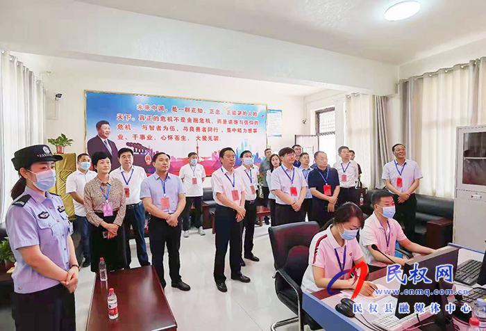 市人大常委會(huì)副主任、縣委書記姬脈常帶隊(duì)巡視高考工作
