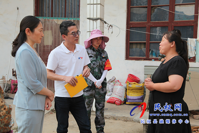 縣婦聯(lián)攜手縣脫貧攻堅(jiān)副總指揮徐強(qiáng)走訪慰問“加油木蘭”項(xiàng)目受益人 縣婦聯(lián)攜手縣脫貧攻堅(jiān)副總指揮徐強(qiáng)走訪慰問“加油木蘭”項(xiàng)目受益人