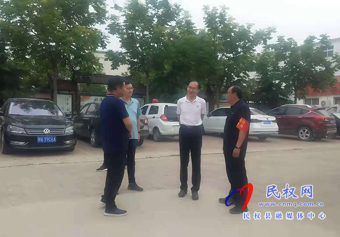 縣領(lǐng)導(dǎo)王雪山到我縣部分鄉(xiāng)鎮(zhèn)督導(dǎo)“三夏”生產(chǎn)、安全生產(chǎn)及巡河、防汛等工作