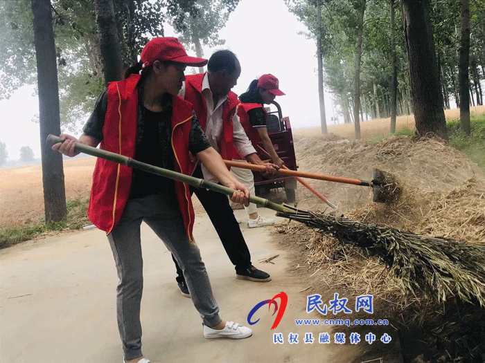 孫六鎮(zhèn)：全面清理“三邊三頭”秸稈，提升人居環(huán)境