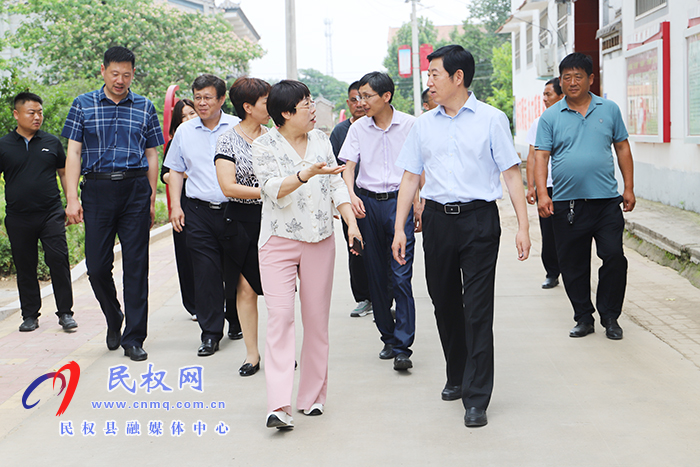 市委宣傳部副部長劉瑞芳到民調(diào)研 “掃黃打非”基層示范點“護(hù)苗”工作站建設(shè)工作