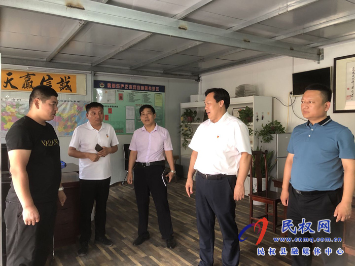 縣委常委、政法委書記、副縣長(zhǎng)孟祥亮到伯黨鄉(xiāng)開展“三?五”基層工作日活動(dòng)