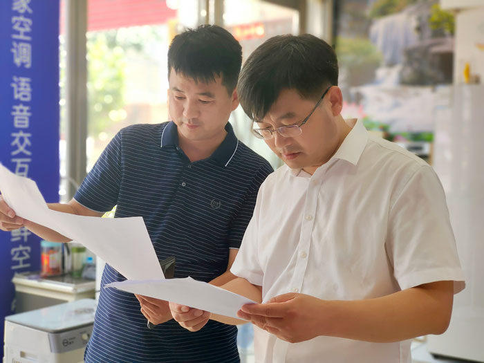 縣委副書記、縣長張團(tuán)結(jié)到雙塔鎮(zhèn)督導(dǎo)暗訪安全生產(chǎn)工作