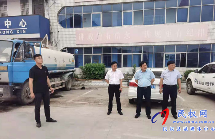 縣委常委、政法委書記、副縣長孟祥亮到莊周商貿(mào)城、義烏商貿(mào)城和部分鄉(xiāng)鎮(zhèn)督導(dǎo)檢查消防安全工作