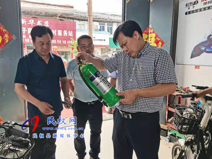 縣委常委、政法委書(shū)記、副縣長(zhǎng)孟祥亮到龍?zhí)伶?zhèn)督導(dǎo)檢查安全生產(chǎn)工作
