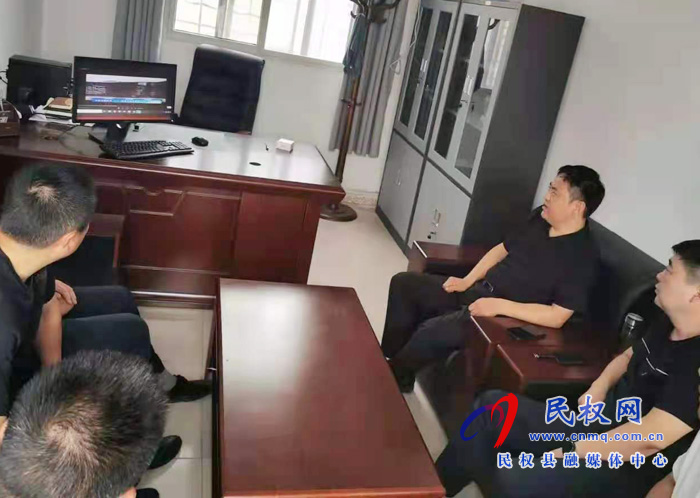 我縣各鄉(xiāng)鎮(zhèn)（街道辦）、縣直各單位組織收聽收看全縣安全生產(chǎn)知識(shí)專題培訓(xùn)會(huì)
