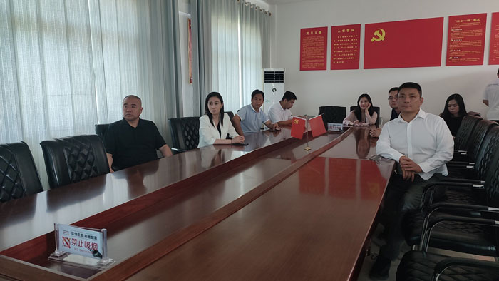 驢跡科技集團(tuán)董事長臧偉仲一行到民考察文化旅游資源情況 驢跡科技集團(tuán)董事長臧偉仲一行到民考察文化旅游資源情況