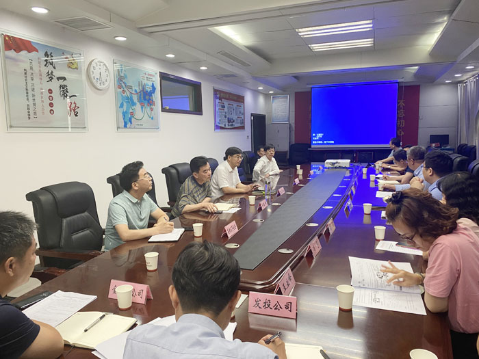 縣委書記、縣長張團結(jié)會見福田汽車黨委常委、副總經(jīng)理楊國濤