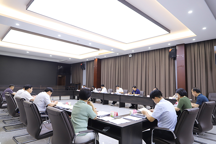 縣委書記、縣長張團結主持召開縣政府第48次常務會議