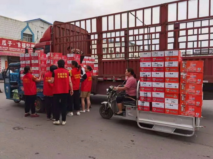 民權縣志愿者協(xié)會防汛救災愛心物資馳援河南災區(qū) 民權縣志愿者協(xié)會防汛救災愛心物資馳援河南災區(qū)