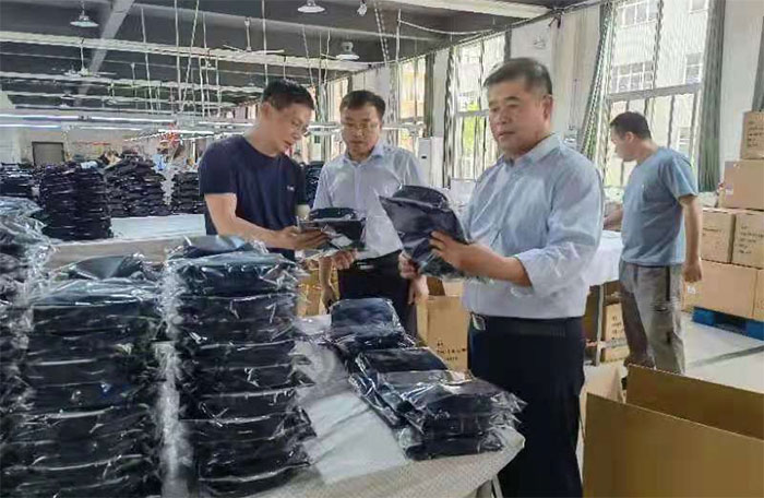 縣金融服務(wù)中心開展走訪企業(yè)活動(dòng) 縣金融服務(wù)中心開展走訪企業(yè)活動(dòng)