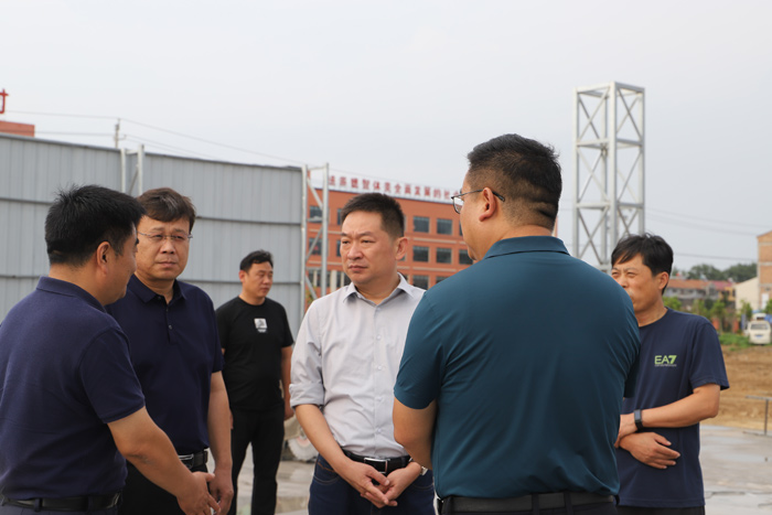縣委常委、縣委辦公室主任孟亞松調(diào)研督導(dǎo)安置房建設(shè)工作