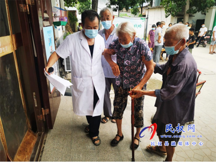 龍?zhí)伶?zhèn)：三個全力以赴有序做好戰(zhàn)“疫”工作