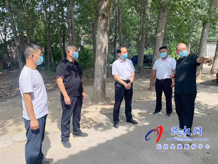 縣領(lǐng)導韓德勇督導養(yǎng)老機構(gòu)疫情防控工作 縣領(lǐng)導韓德勇督導養(yǎng)老機構(gòu)疫情防控工作