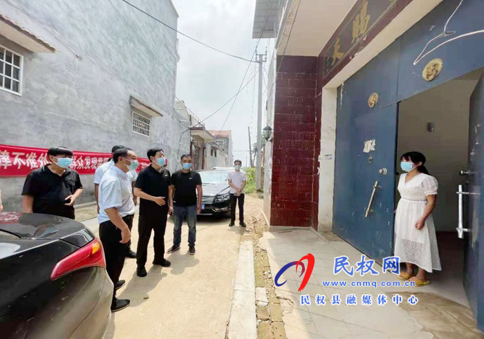 縣委常委、宣傳部長屠志遠到莊子鎮(zhèn)督導檢查疫情防控各項工作落實情況