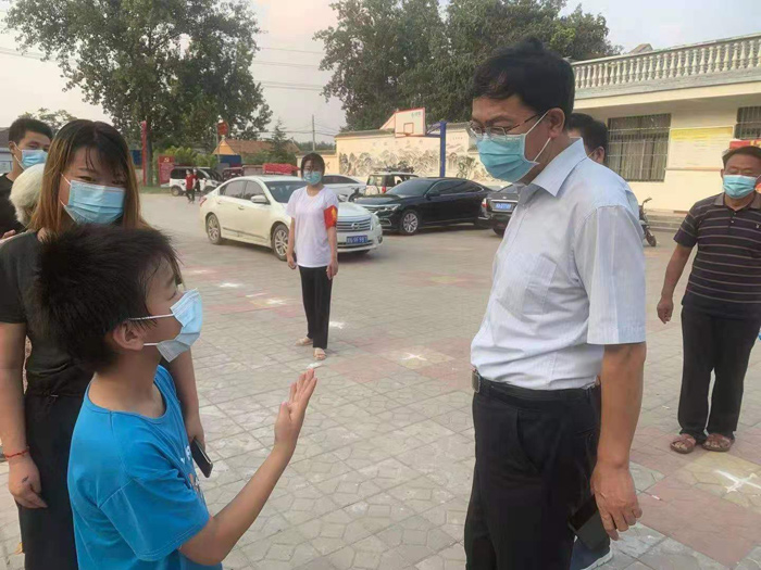 縣委常委、紀(jì)委書記、監(jiān)察委主任張亞光到胡集鄉(xiāng)督導(dǎo)疫情防控各項措施落實和核酸檢測工作開展情況