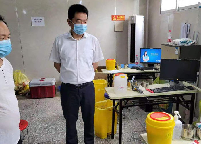 縣委常委、縣委辦公室主任孟亞松到野崗鎮(zhèn)暗訪督導疫情防控工作