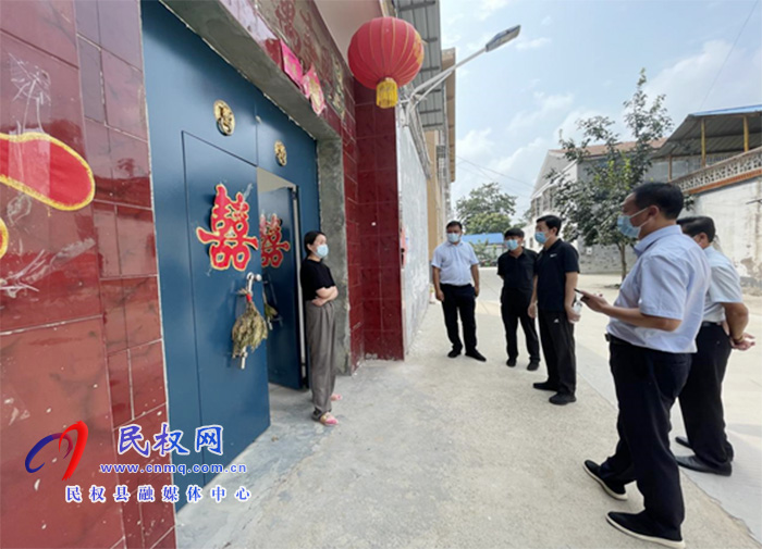 縣委常委、宣傳部長(zhǎng)屠志遠(yuǎn)到莊子鎮(zhèn)督導(dǎo)檢查疫情防控各項(xiàng)工作落實(shí)情況