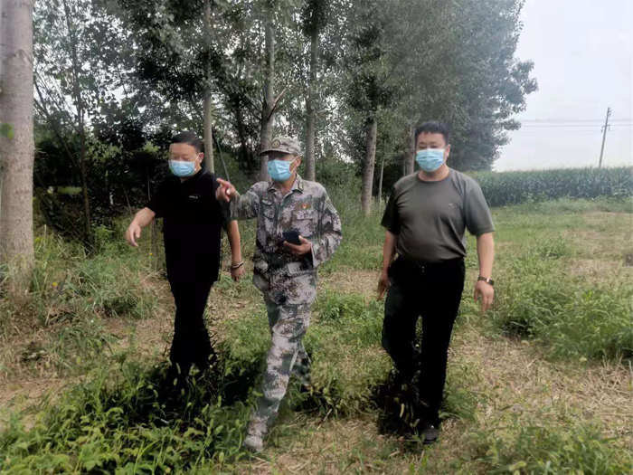 縣委常委、武裝部長(zhǎng)熊四香到王橋鎮(zhèn)巡河并督導(dǎo)防汛工作