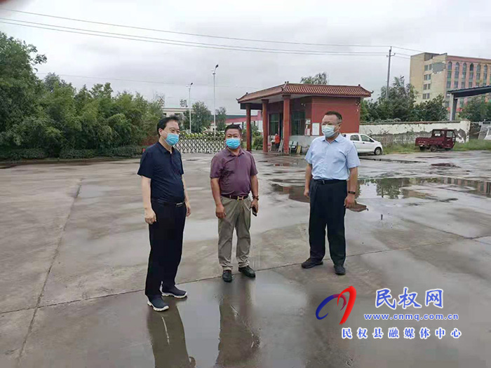 縣委常委、統(tǒng)戰(zhàn)部長趙通深入企業(yè)檢查指導(dǎo)疫情防控和防汛工作
