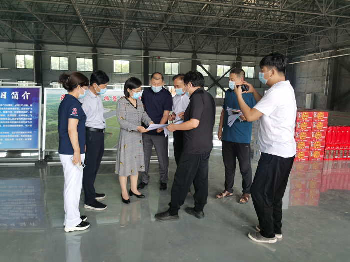 縣委副書記、代縣長王靜嫻查看民權(quán)縣通用機(jī)場建設(shè)情況并看望機(jī)場隔離人員