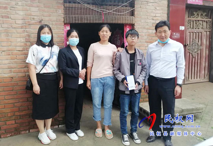 民權縣實驗中學積極開展“兩送一免”活動