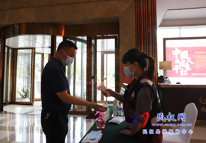 出席市政協(xié)會議的民權政協(xié)委員陸續(xù)報到 出席市政協(xié)會議的民權政協(xié)委員陸續(xù)報到