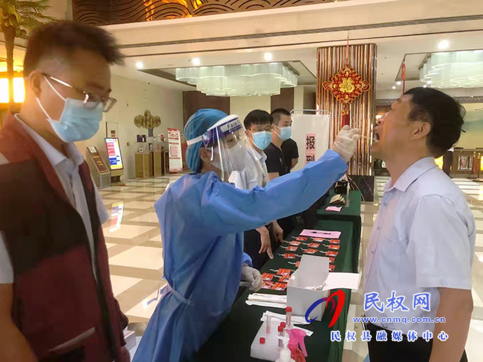 出席市五屆人大六次會議的民權(quán)代表團(tuán)代表陸續(xù)報到