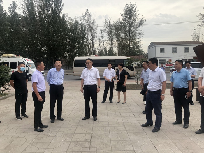 縣委副書(shū)記栗團(tuán)結(jié)調(diào)研省級(jí)雙擁模范城創(chuàng)建工作