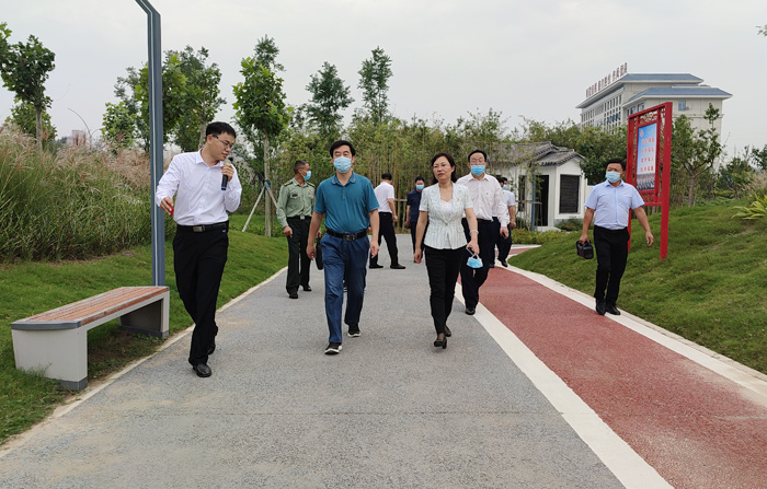 省雙擁模范城創(chuàng)建工作調(diào)研考評組對我縣創(chuàng)建工作進(jìn)行考評