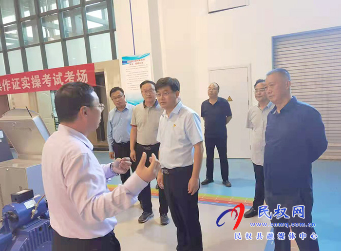 縣委書(shū)記張團(tuán)結(jié)帶隊(duì)赴河南機(jī)電職業(yè)學(xué)院參觀考察 縣委書(shū)記張團(tuán)結(jié)帶隊(duì)赴河南機(jī)電職業(yè)學(xué)院參觀考察