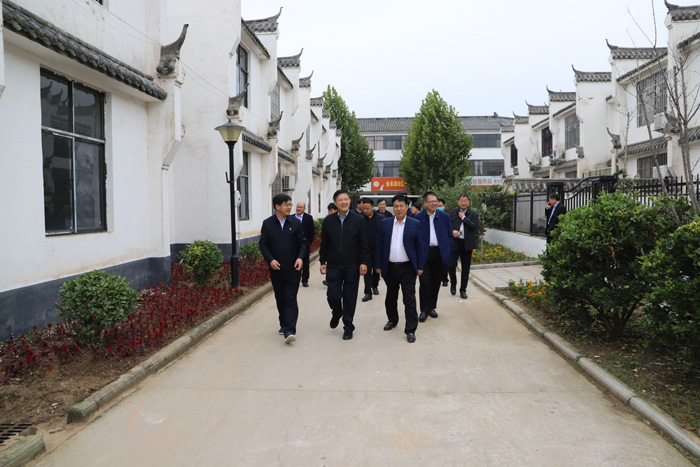 省人大環(huán)資委主任委員、常委會(huì)環(huán)資工委主任朱長青蒞民調(diào)研