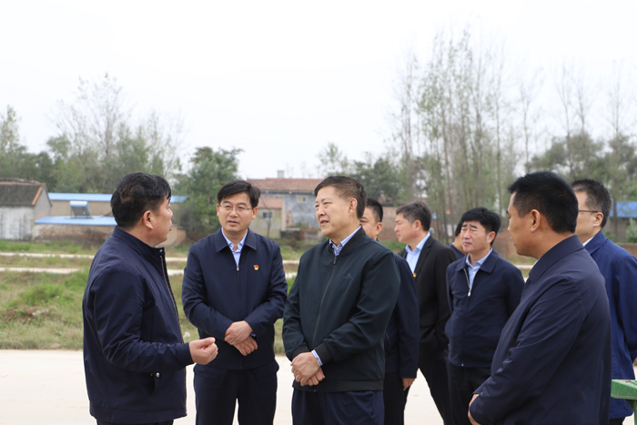 省人大環(huán)資委主任委員、常委會(huì)環(huán)資工委主任朱長青蒞民調(diào)研